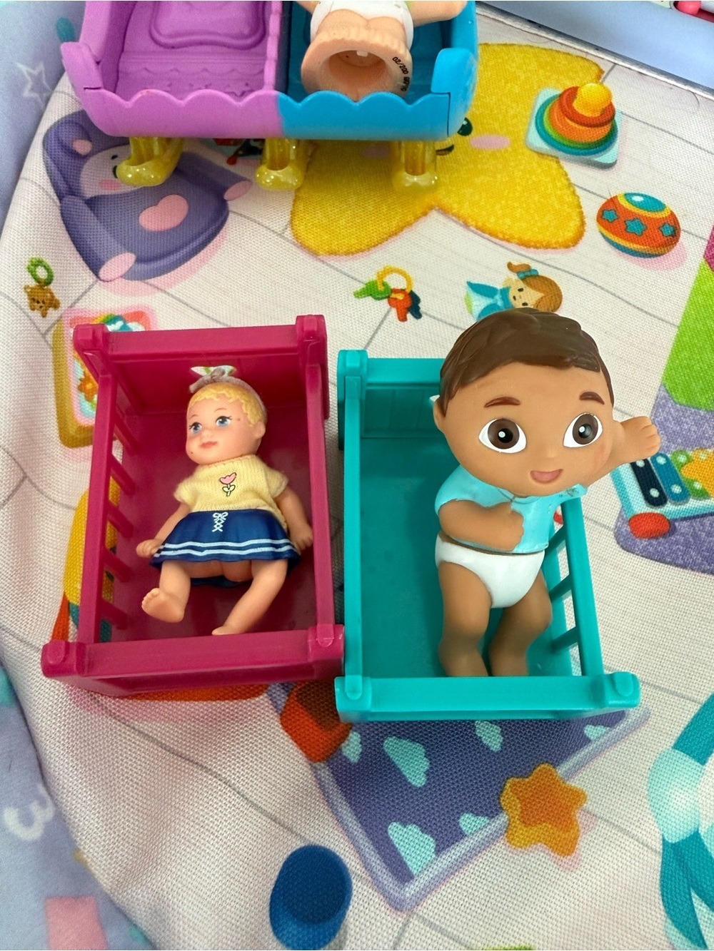 Fisher-Price Little People 1-2-3 Babies Play date Musical Playset & Accessories - Picture 11 of 17